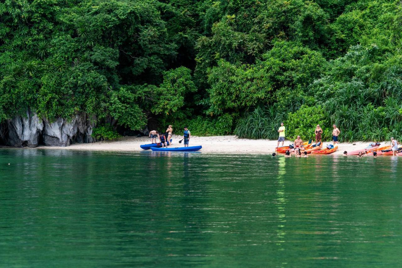 Hotel Swan Cruises Halong à Hạ Long Extérieur photo