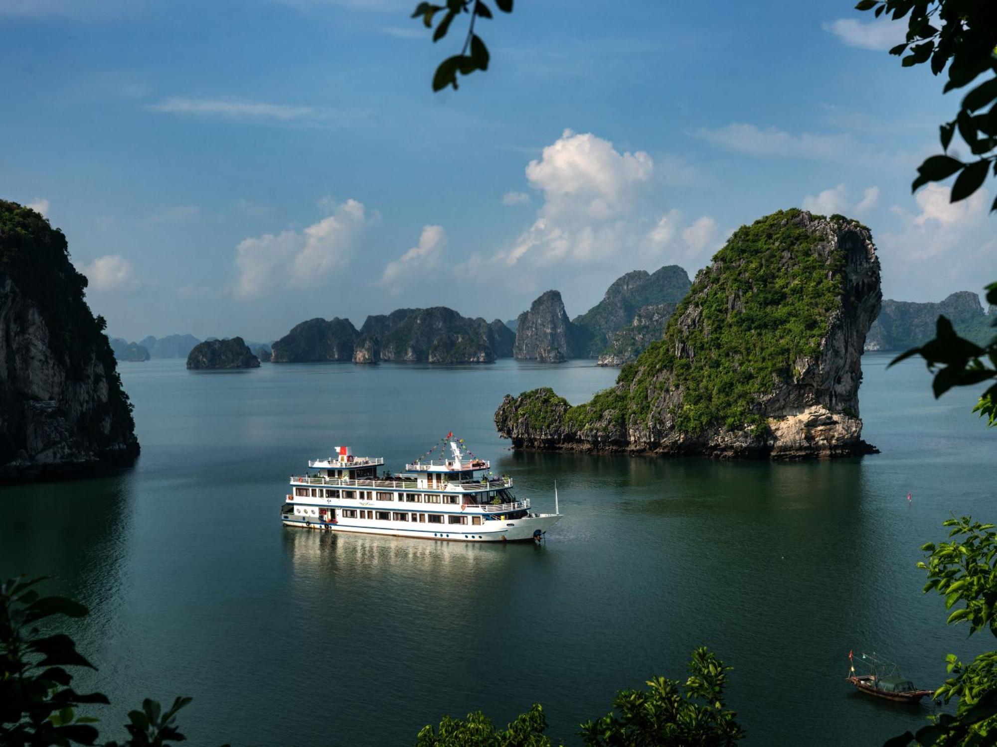 Hotel Swan Cruises Halong à Hạ Long Extérieur photo