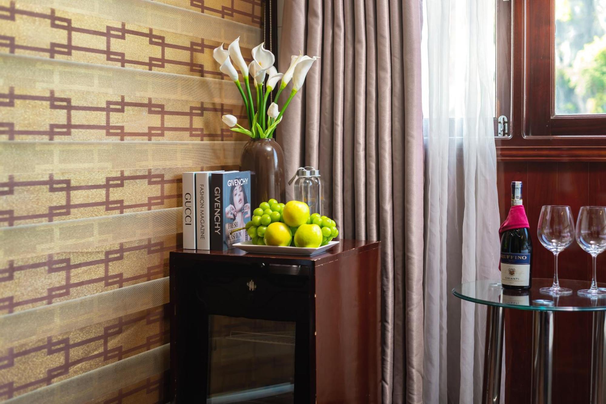 Hotel Swan Cruises Halong à Hạ Long Extérieur photo