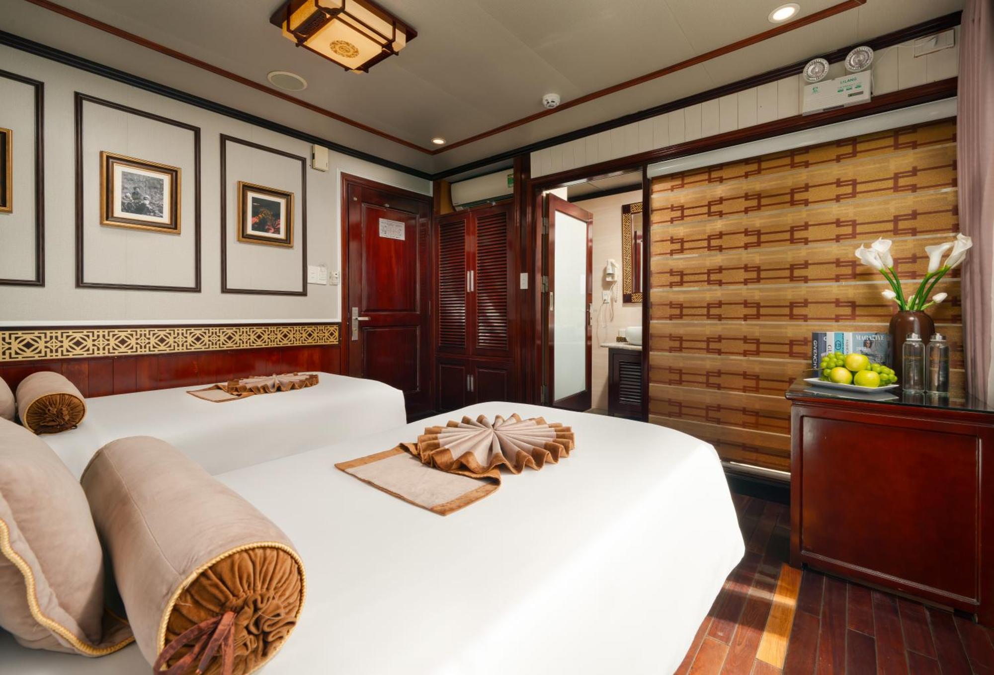 Hotel Swan Cruises Halong à Hạ Long Extérieur photo