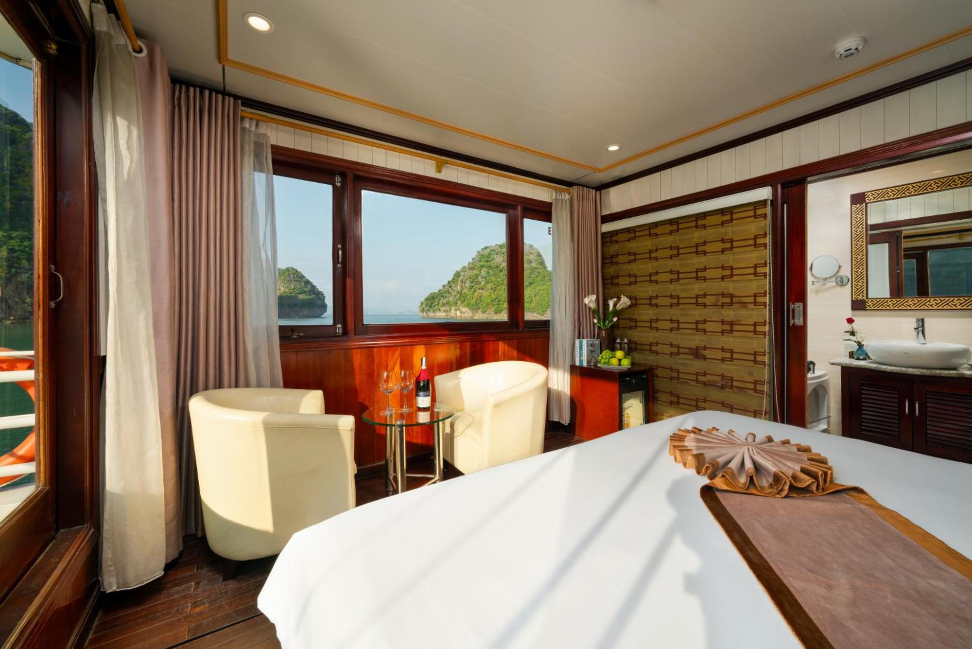 Hotel Swan Cruises Halong à Hạ Long Extérieur photo