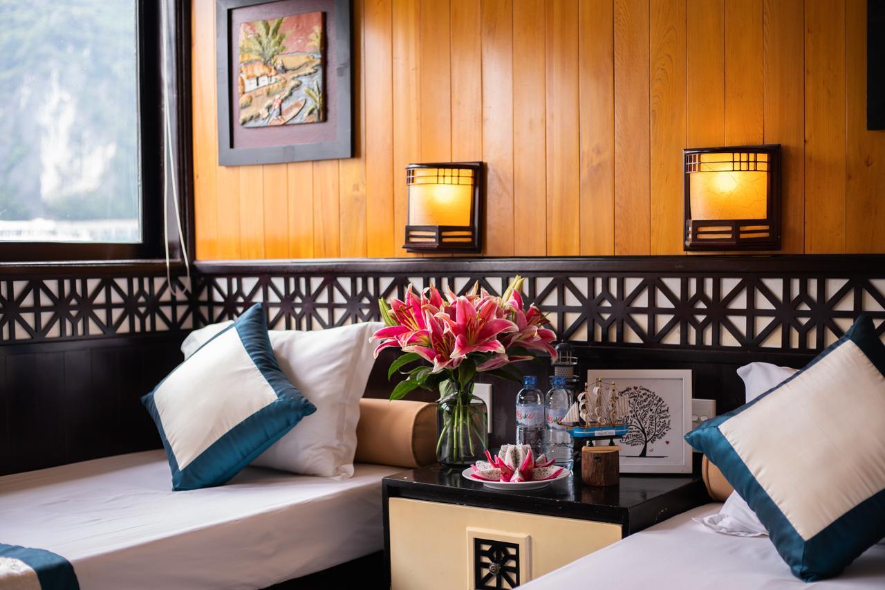 Hotel Swan Cruises Halong à Hạ Long Extérieur photo